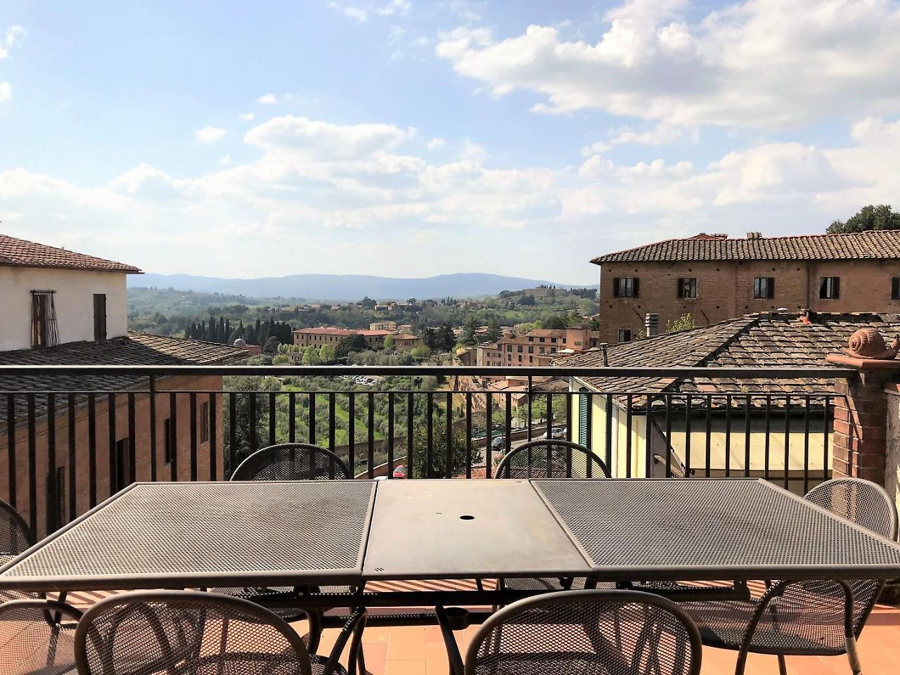 La Diana Apartment Siena Bagian luar foto