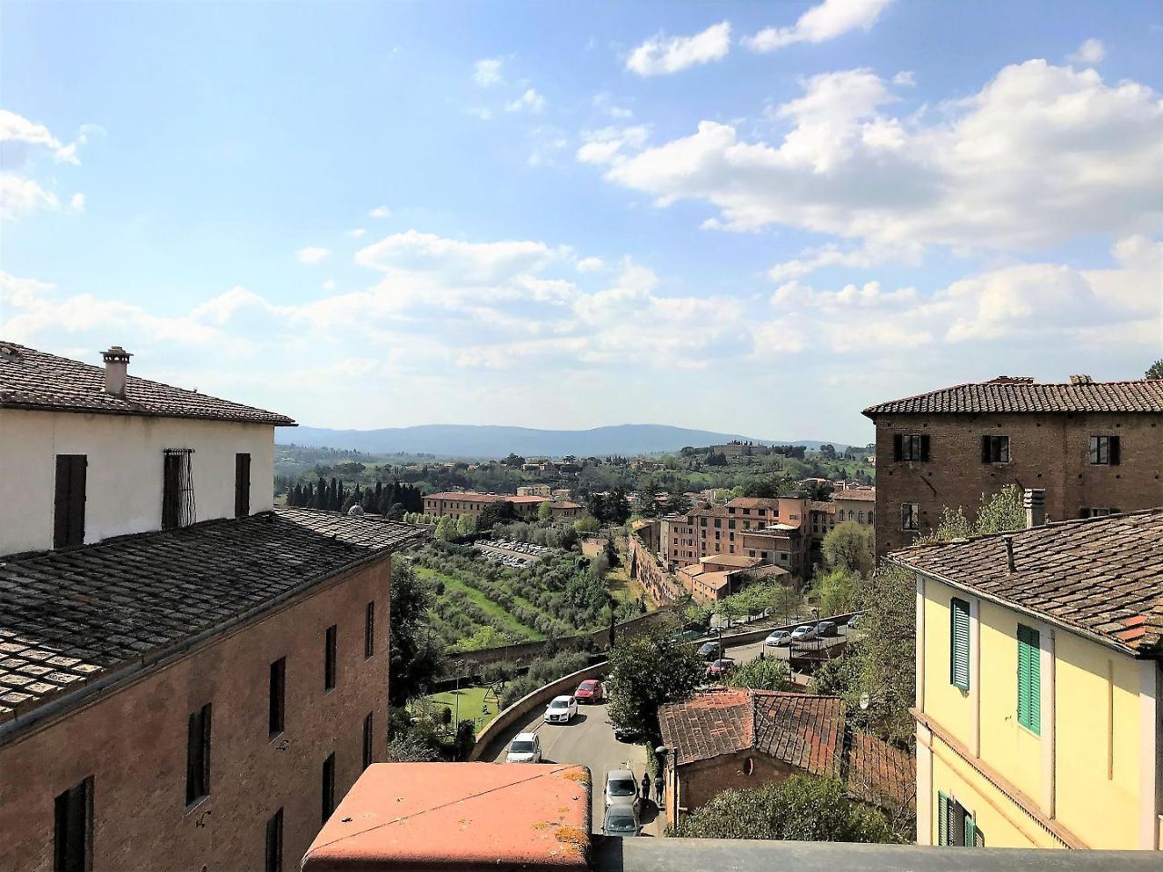 La Diana Apartment Siena Bagian luar foto